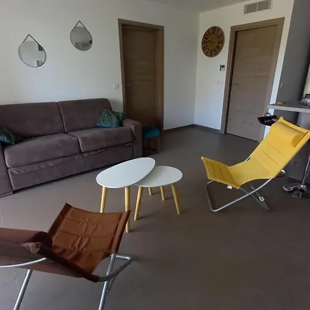 Rez De Jardin Dans De Charme ... Appartement *