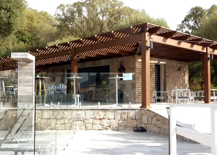 Rez De Jardin Dans De Charme ... アパート *